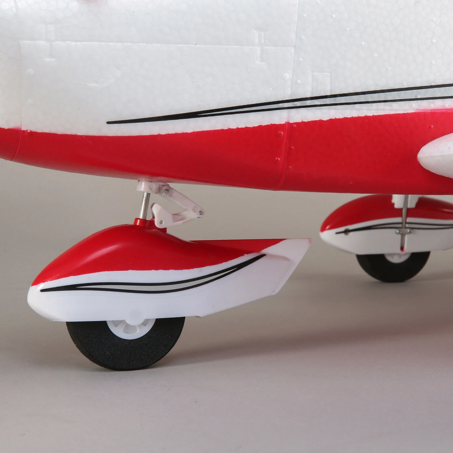 E-Flite Cherokee 1.3m BNF Basic With AS3X And SAFE Select 13 E-Flite Cherokee 1.3m BNF Basic With AS3X And SAFE Select - Image 11